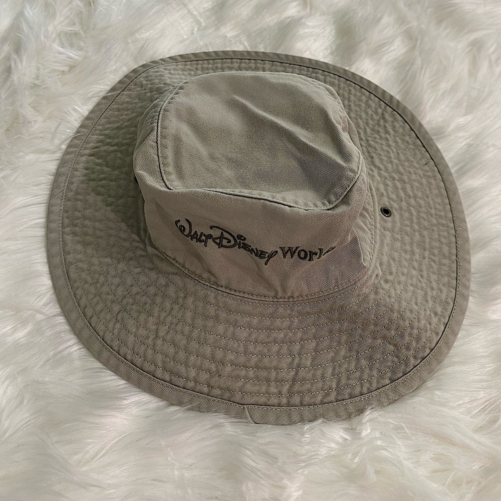 Walt Disney World vintage tan mickey surfing vintage bucket hat